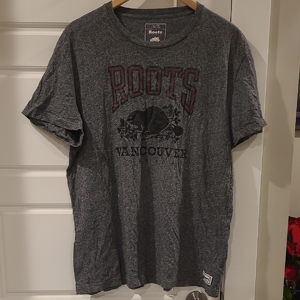 🟢Roots Mens XL Tshirt